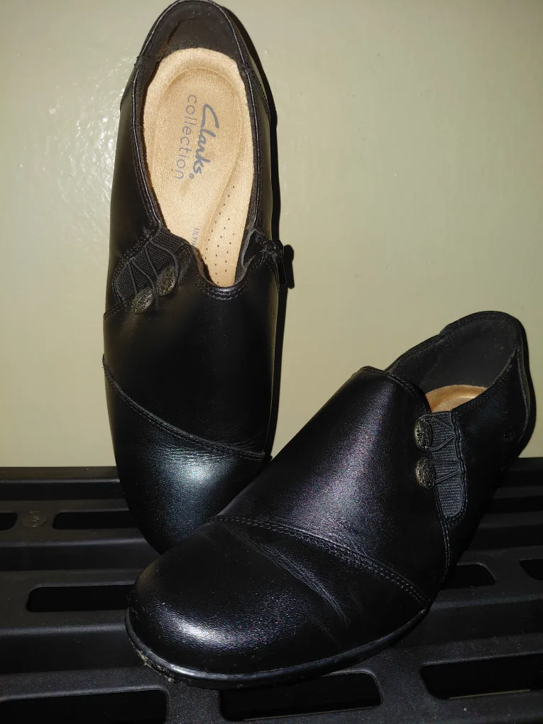 Clarks Collection Black Leather Shoes thumbnail