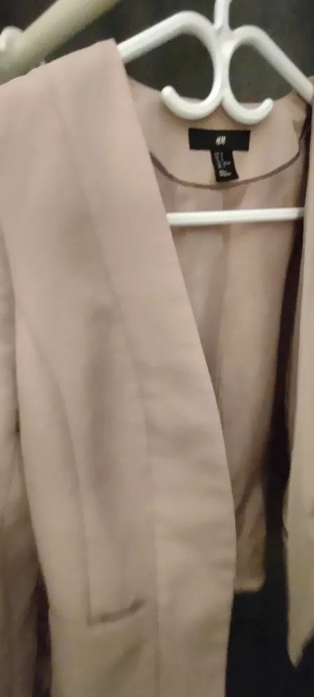 H&M Pink Blazer image indicator(2)