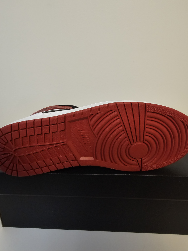 Nike Air Jordan 1 Chicago mid 2020 Brand New - photo 3