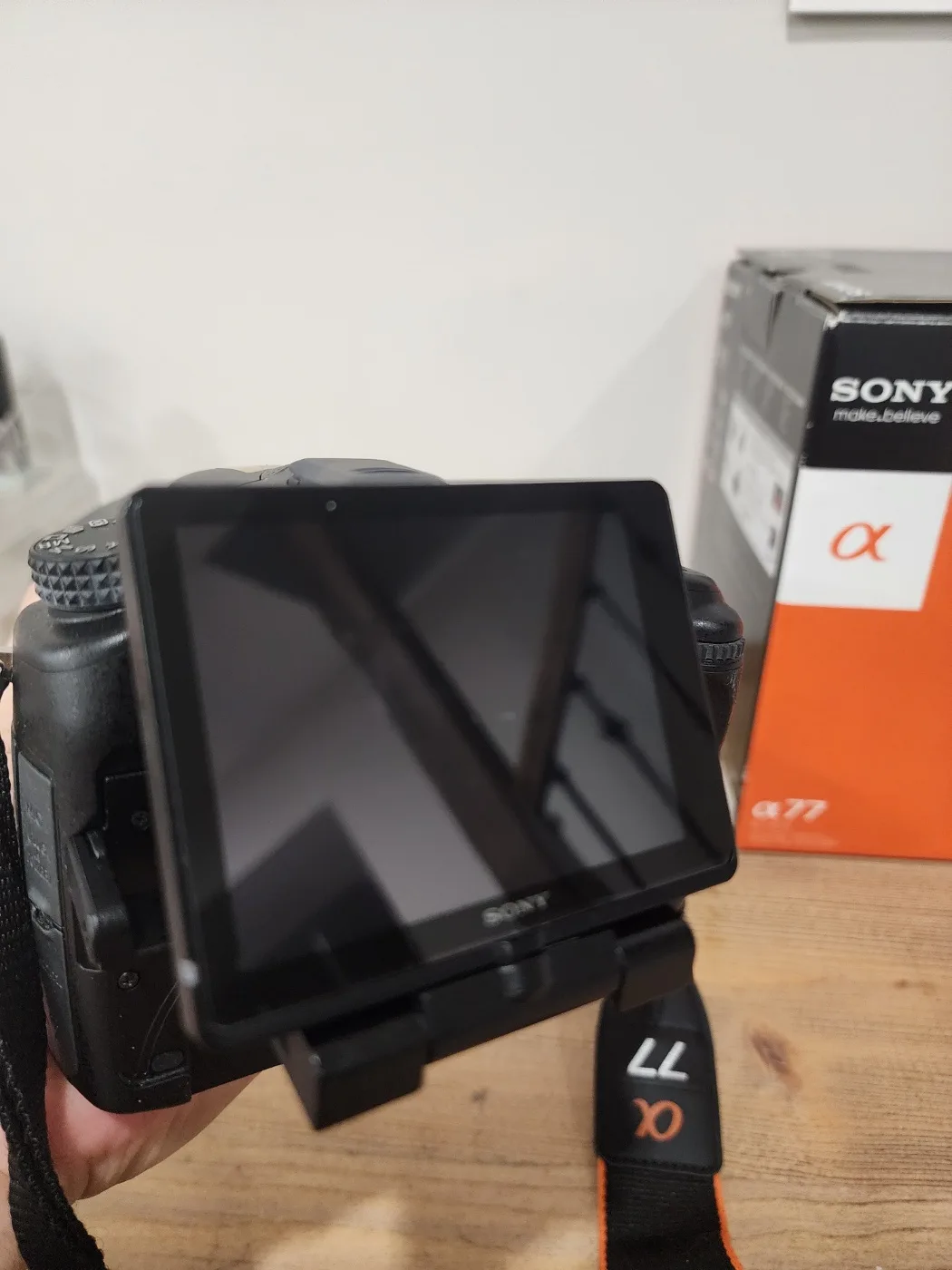 Sony Alpha A77 DSLR with Flash – Excellent Condition image indicator(7)