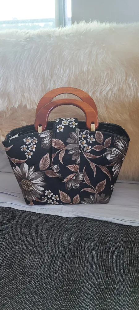 Handpainted Bag with Wooden Handles image indicator(4)