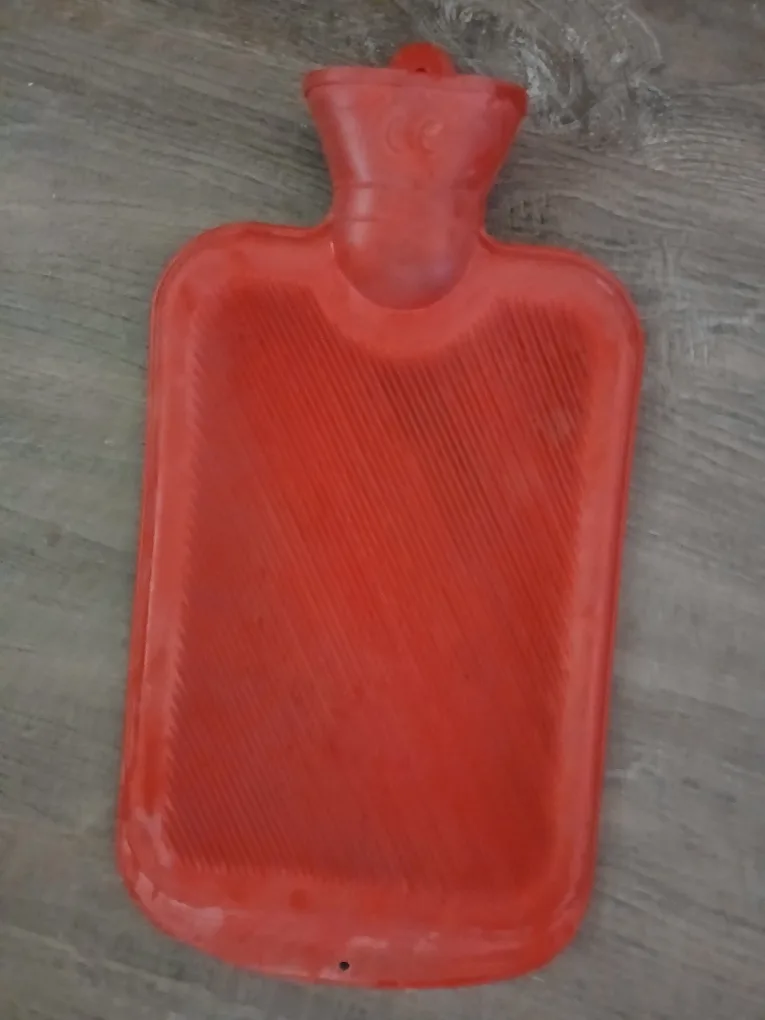 Red Rubber Hot Water Bottle🇨🇦 thumbnail