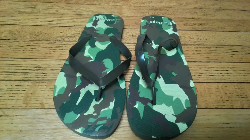Hipflops Camo Flip Flops,- Men's size 10 image indicator(2)