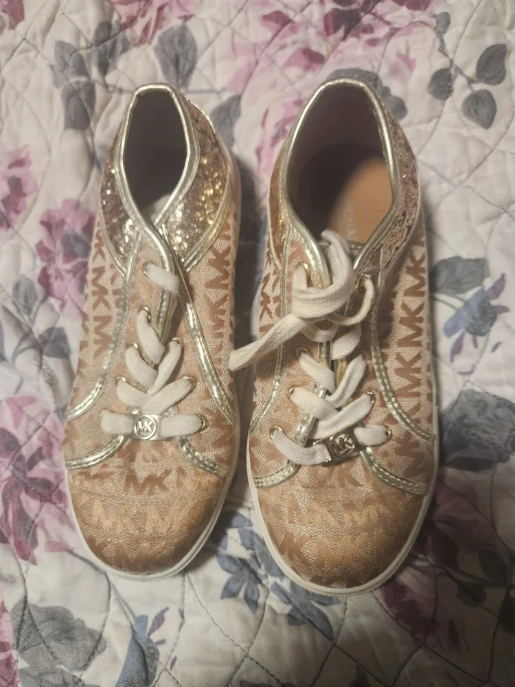 Authentic Michael kors girls shoes size 2 thumbnail