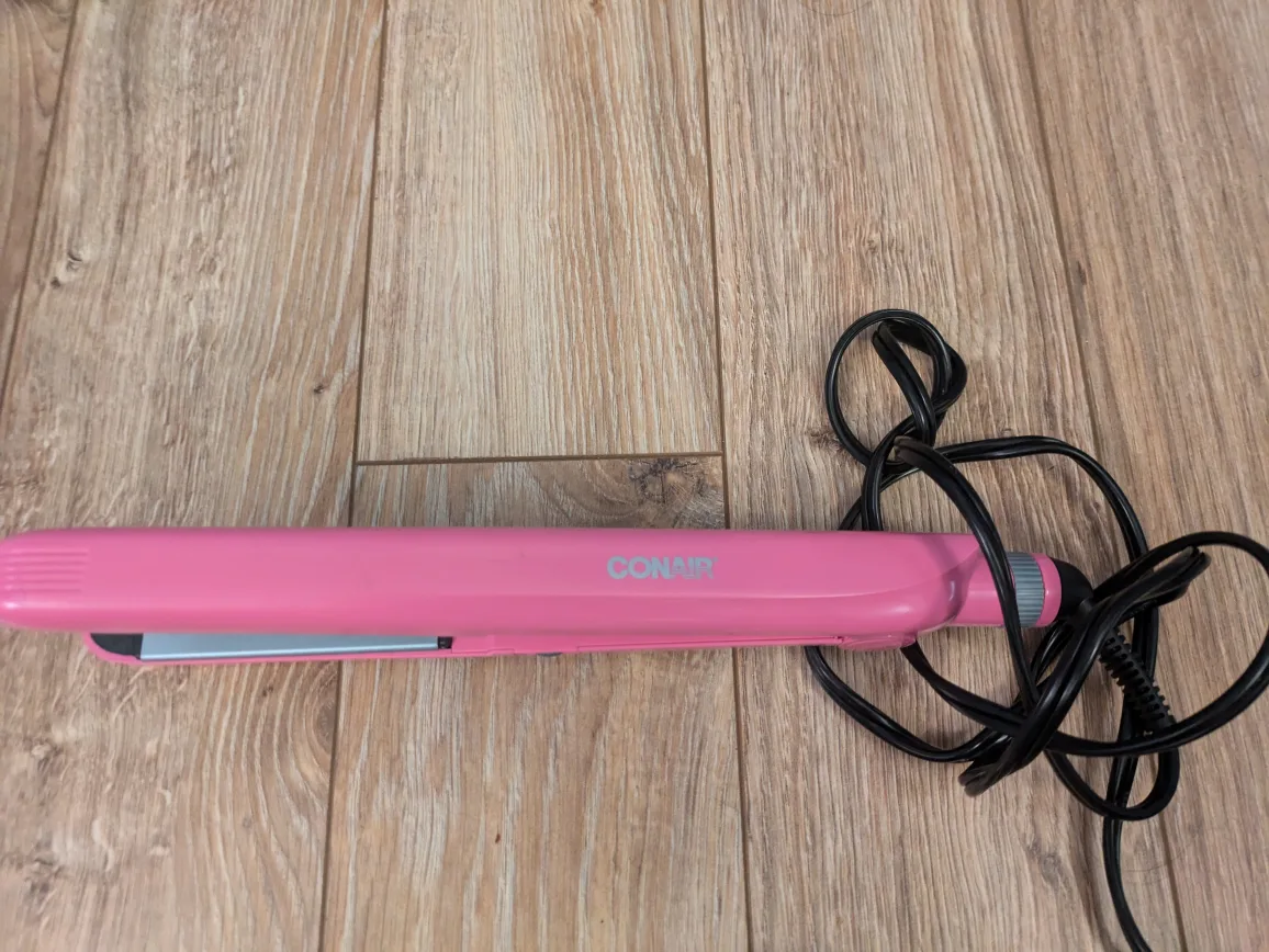 Conair Hair Straightener - Pink image indicator(2)