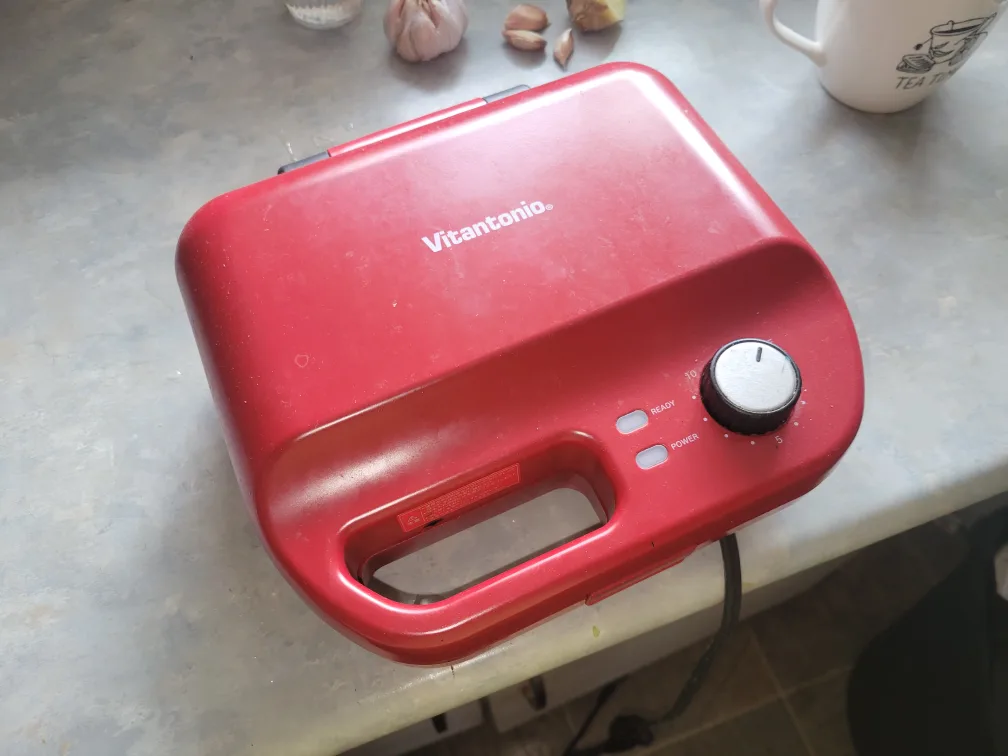 Vitantonio Red Sandwich Maker thumbnail