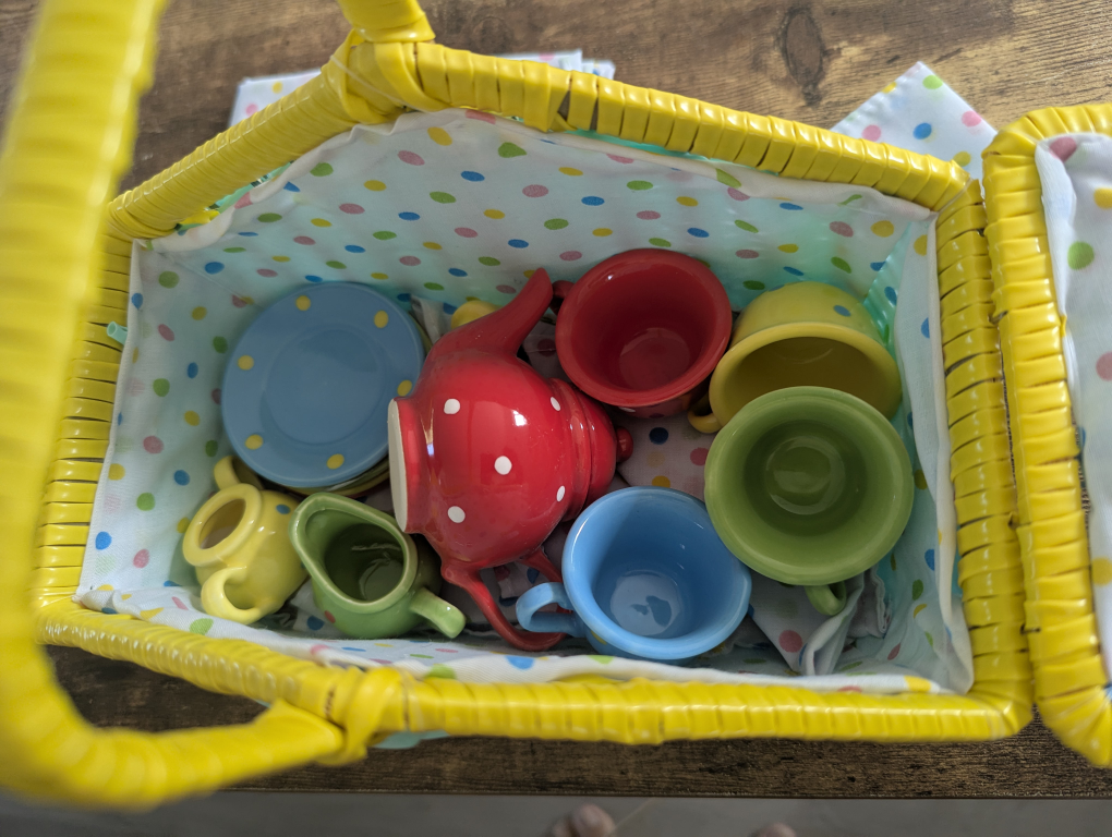 Mini Tea Set Picnic Basket - photo 3