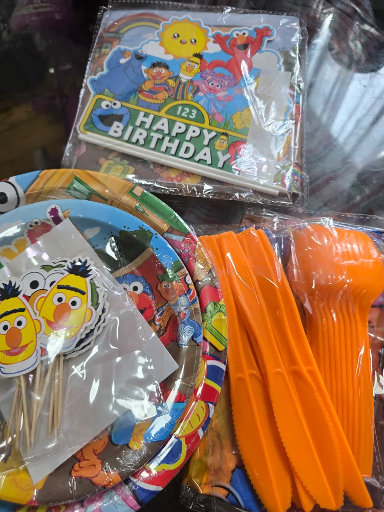 Sesame Street Birthday Party Supplies image indicator(2)