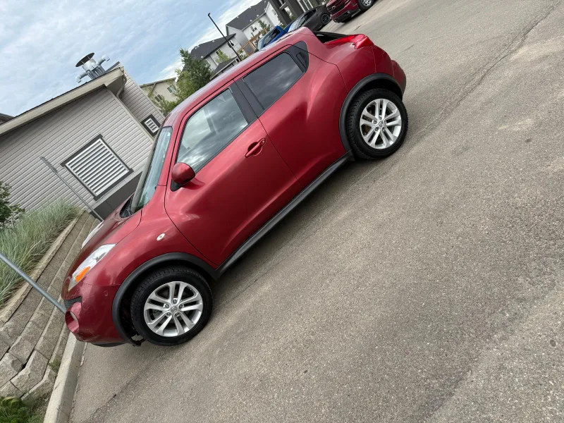 Red Nissan Juke