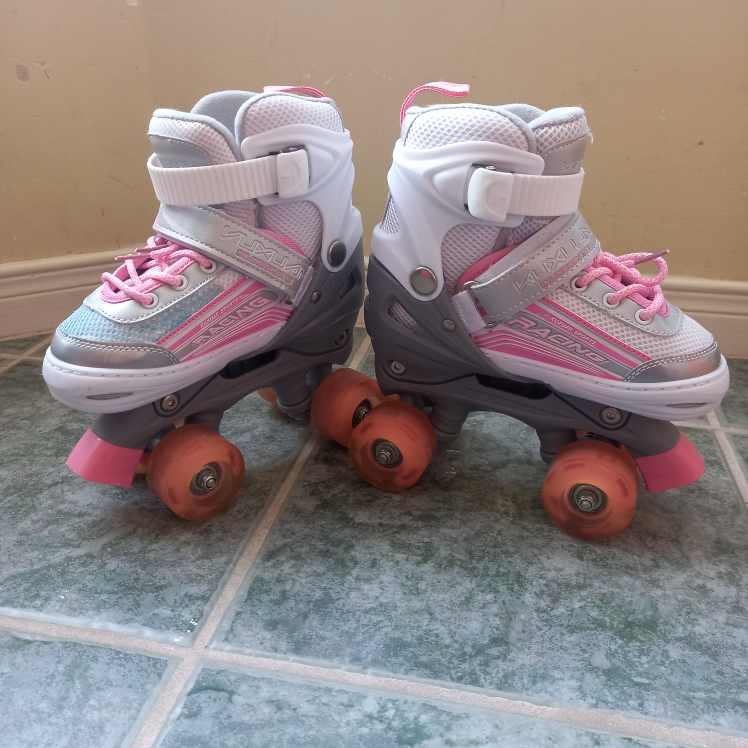Racing Adjustable Roller Skates - Size Adjustable