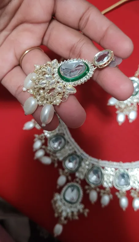 Necklace, Earrings, & Tikka Set image indicator(2)