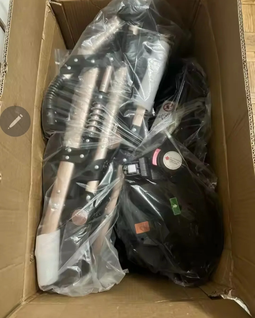 Black & Gold 3-in-1 Baby Stroller Set image indicator(2)