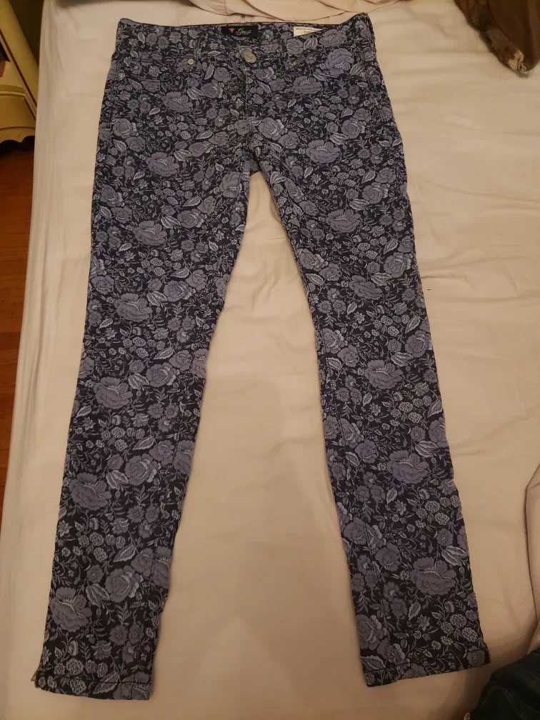 Guess Emma Fit Medium Rise Jegging - Size 30 thumbnail