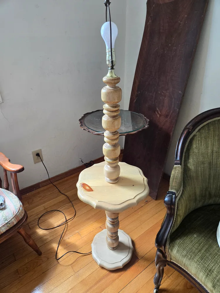 Vintage Wooden Floor Lamp image indicator(4)