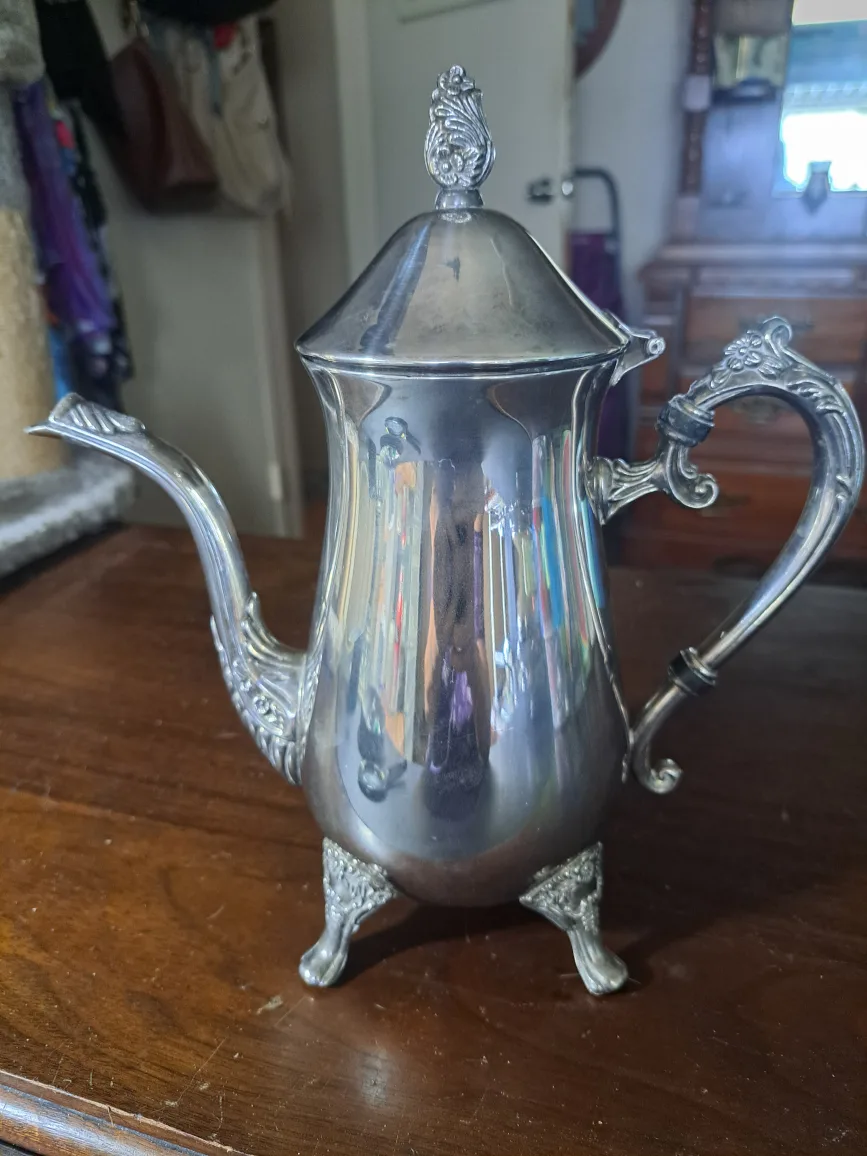 Vintage Silver Plated Coffee/tea Pot thumbnail