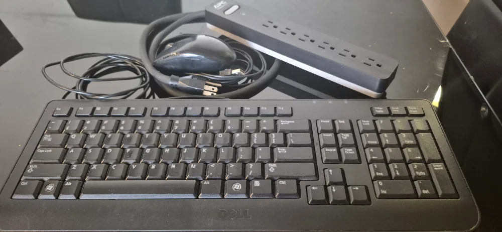 Dell Wired Keyboard, APC Surge Protector, Mouse image indicator(2)