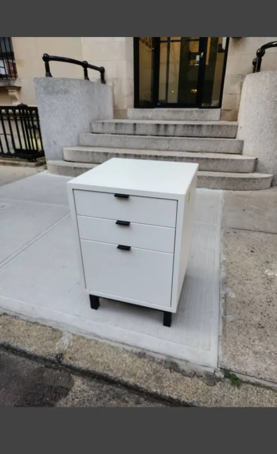 (Free Delivery) White 3-Drawer Filing Cabinet thumbnail