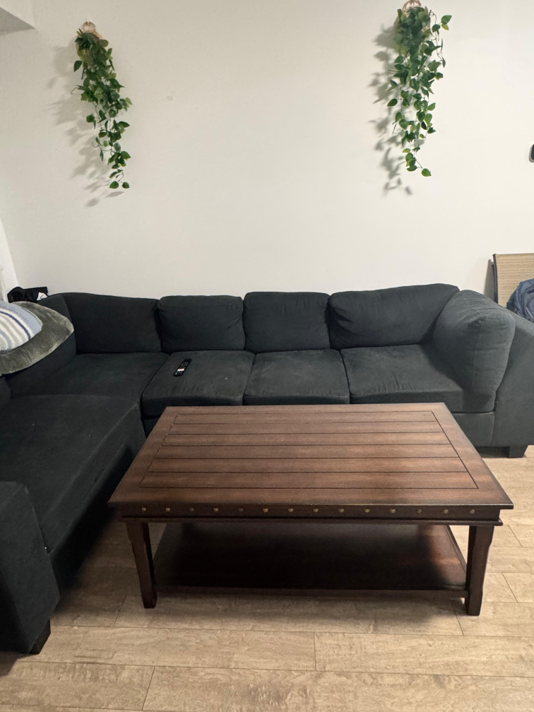 🪵 Solid Wood Coffee Table – Excellent Condition - photo 3