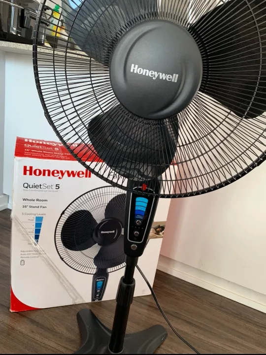 Honeywell QuietSet 16" Stand Fan thumbnail