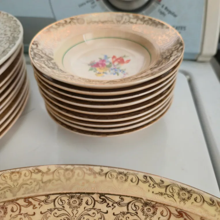 Antique China Set image indicator(2)