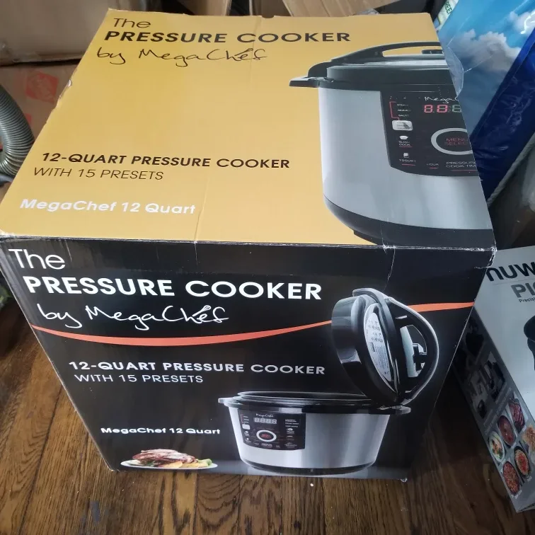 MegaChef 12 Quart Pressure Cooker - New in Box! thumbnail