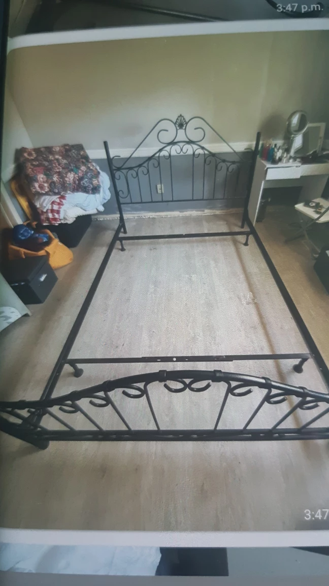 Black Metal Bed Frame queen - photo 3