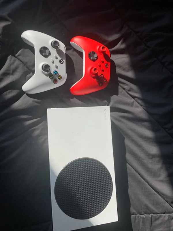 Xbox Series S Console with 3 Controllers thumbnail