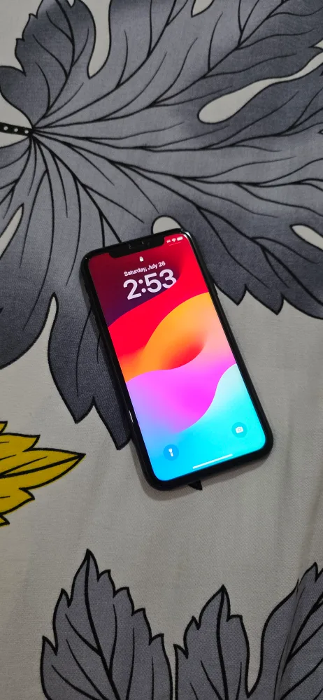 Apple iPhone XR - 64GB thumbnail