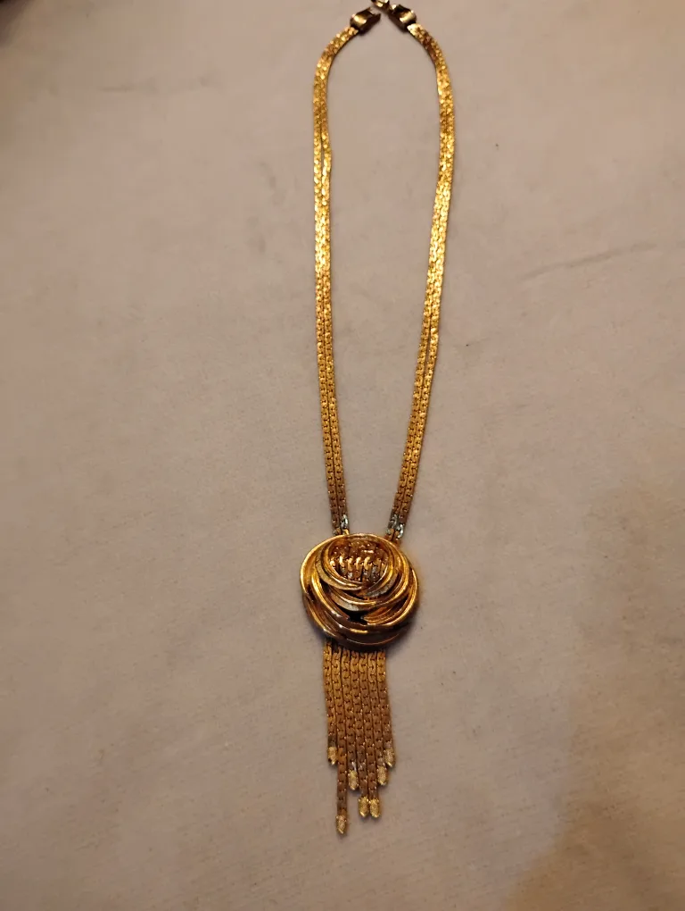 vintage Grosse 1964 Gold Tone Pendant Necklaces image indicator(3)