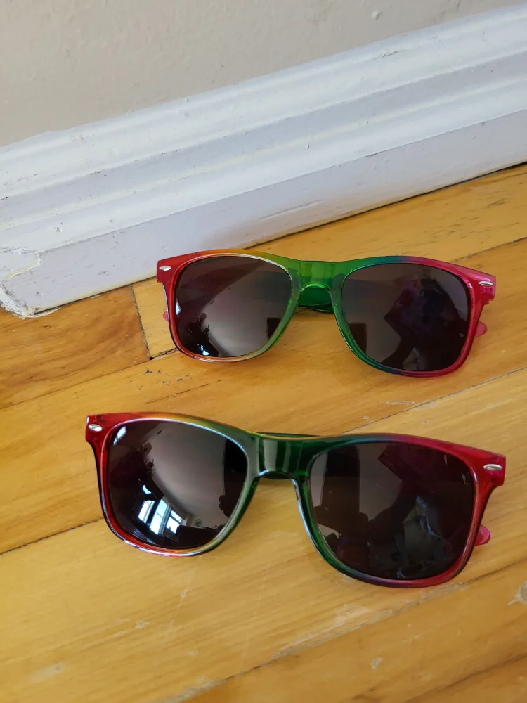 NEW! Sunglasses 🇨🇦 image indicator(2)