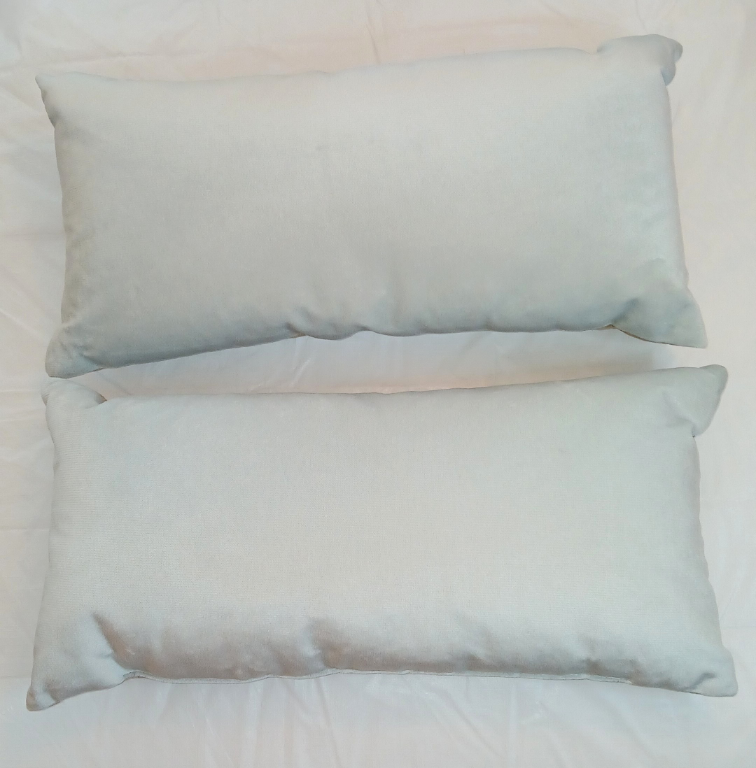 Two-Toned Rectangular Pillows (down filled) - photo 3