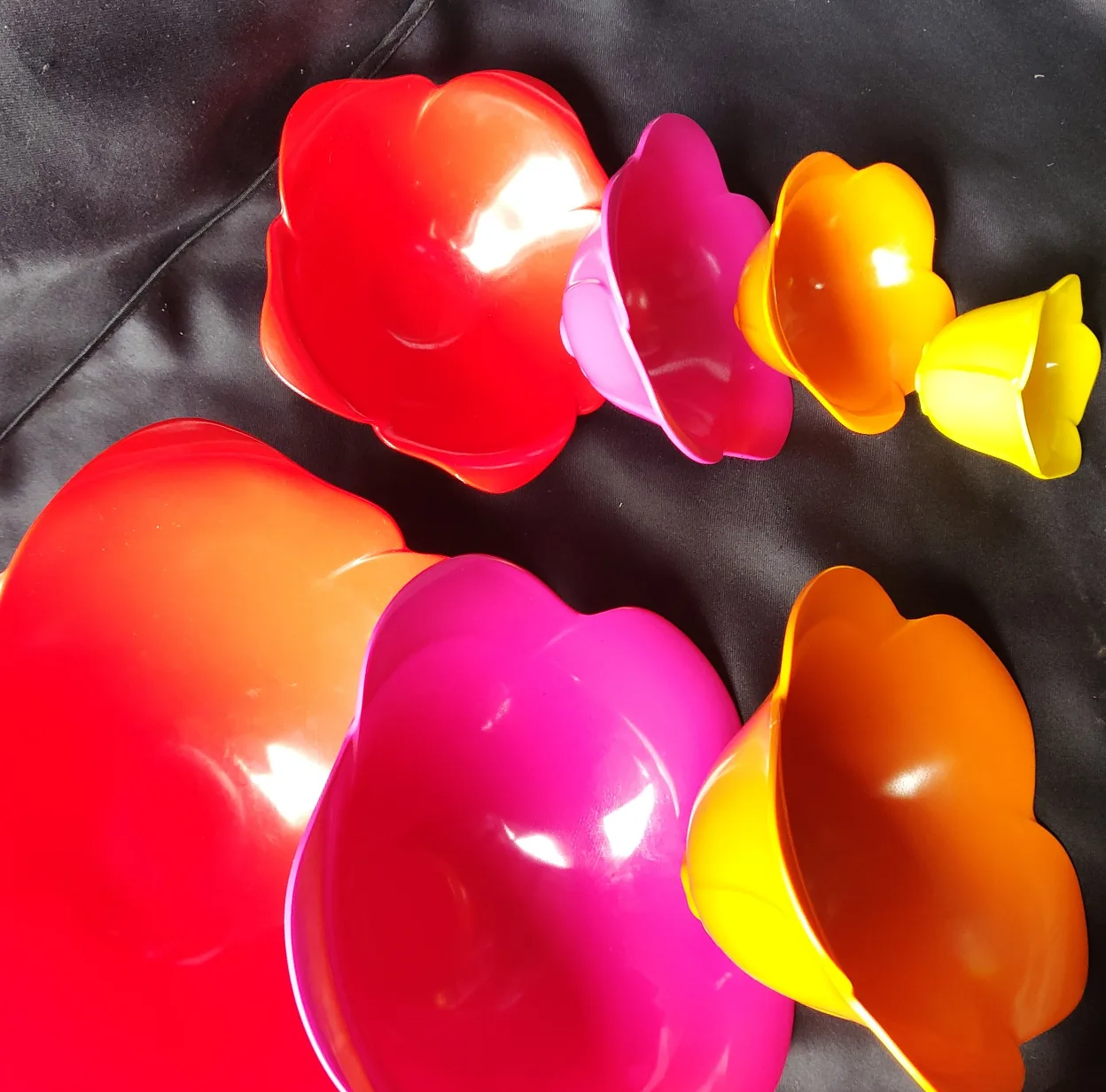 Zak Design Vintage Stackable Rose Bowls - 7 Piece image indicator(2)