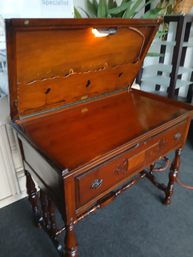 butifull desk solid wood thumbnail
