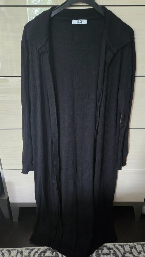 Suzy Shier Black Cardigan - Size M/M thumbnail
