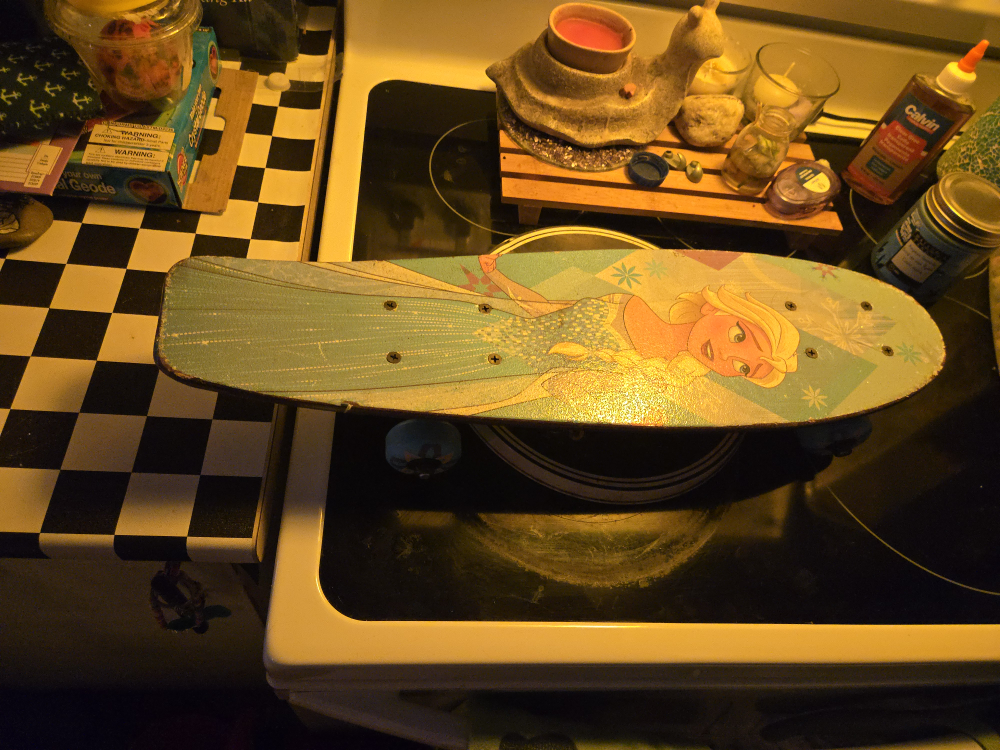 PlayWheels Frozen Skateboard - Great Condition!