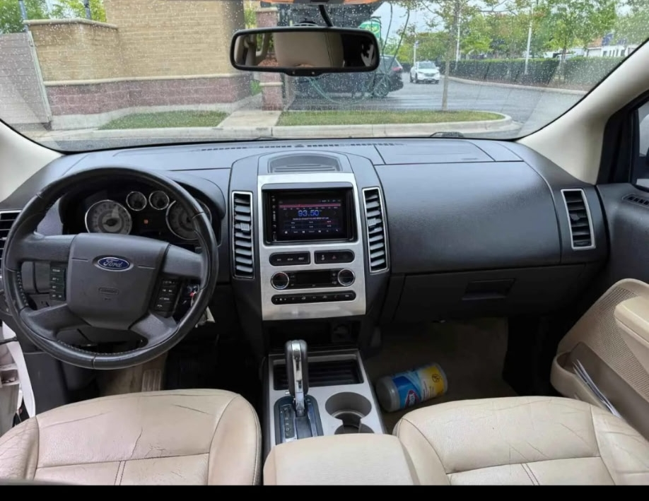 Ford Edge White SUV - 157.206 miles - photo 3