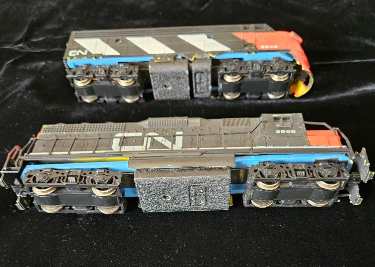 Two CN Model Train Locomotives image indicator(4)