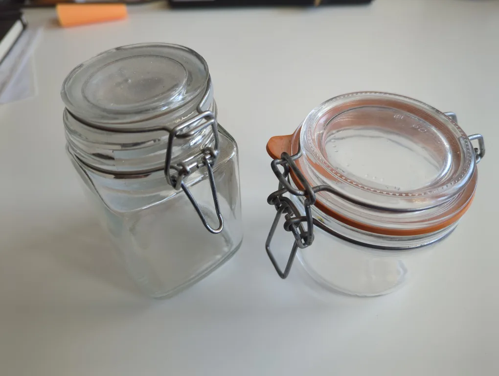 Two 9 oz Glass Jars with Lids 🇨🇦