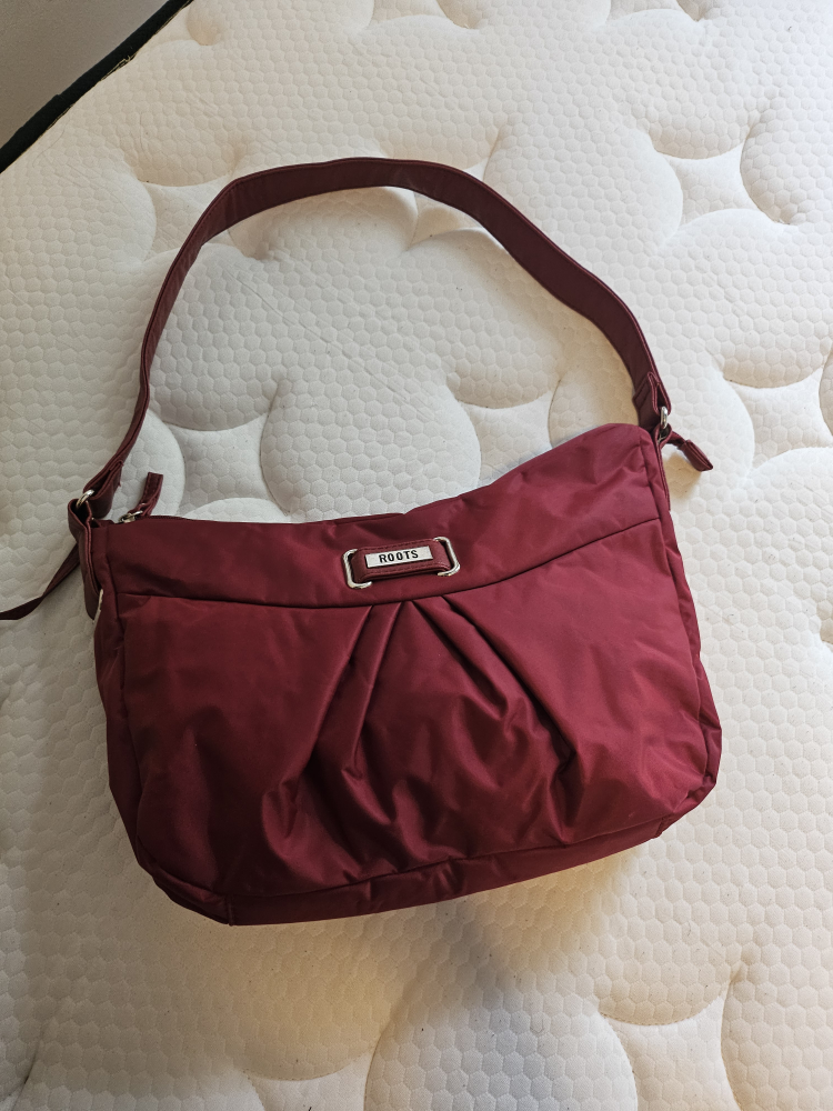 Sac à main Roots rouge bordeaux