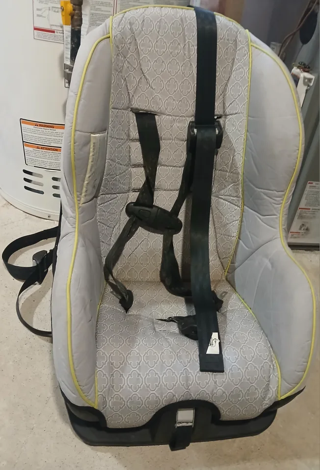 Grey & Yellow Child Car Seat thumbnail