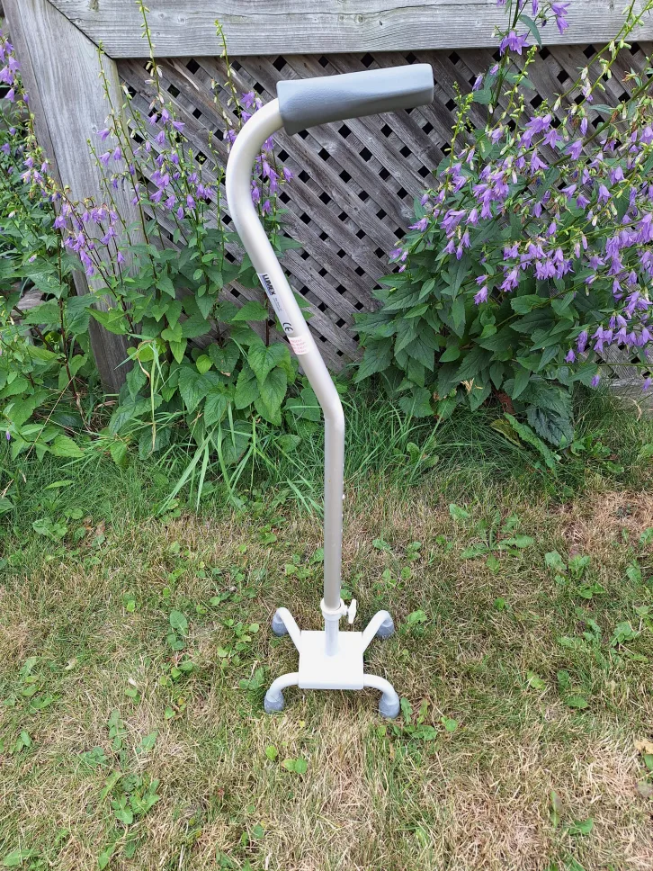 Offset Quad Cane, Lumex, Silver (Kit Cat Club rescue) image indicator(2)