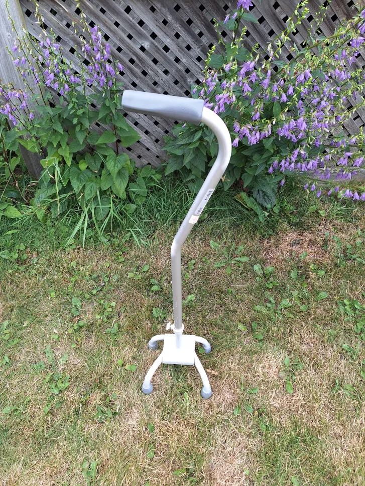 Offset Quad Cane, Lumex, Silver (Kit Cat Club rescue) image indicator(3)