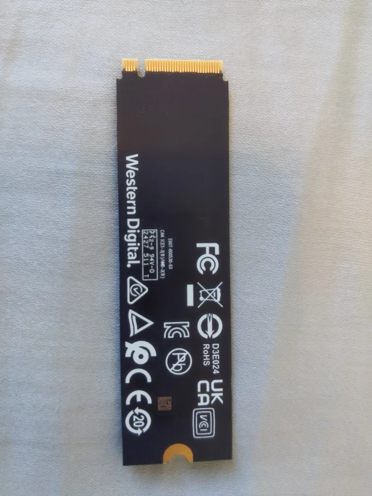 NVMe 4TB SSD PCIe Gen4 image indicator(2)