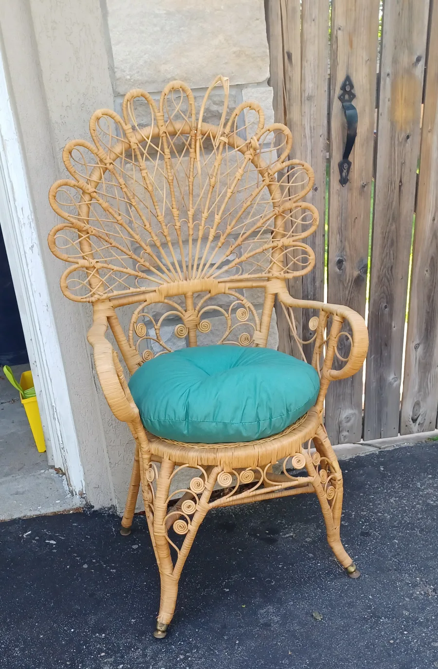 Vintage Peacock Wicker Chair with Cushion thumbnail