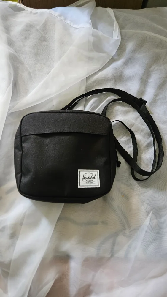 Herschel Black Crossbody Bag thumbnail