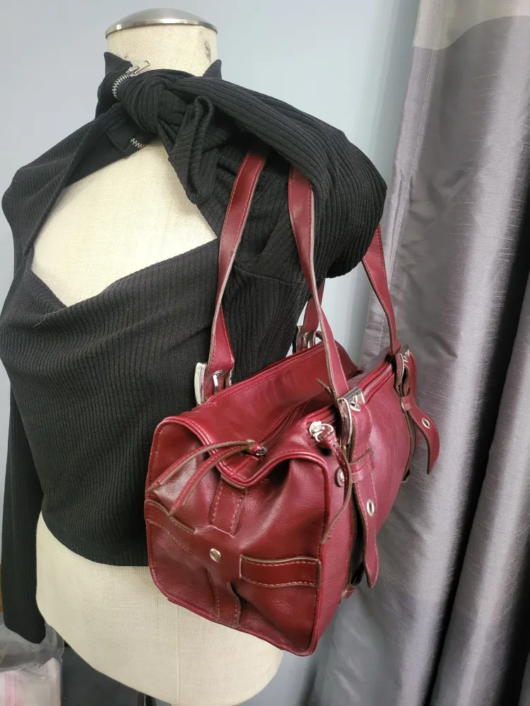 Y2K deep red shoulder/handbag image indicator(3)