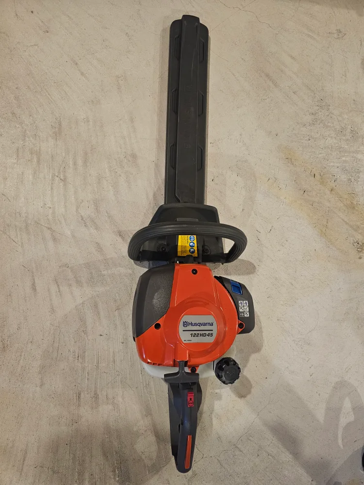 Husqvarna 122HD45 Hedge Trimmer thumbnail