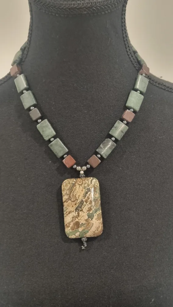 Handmade Stone Necklace thumbnail