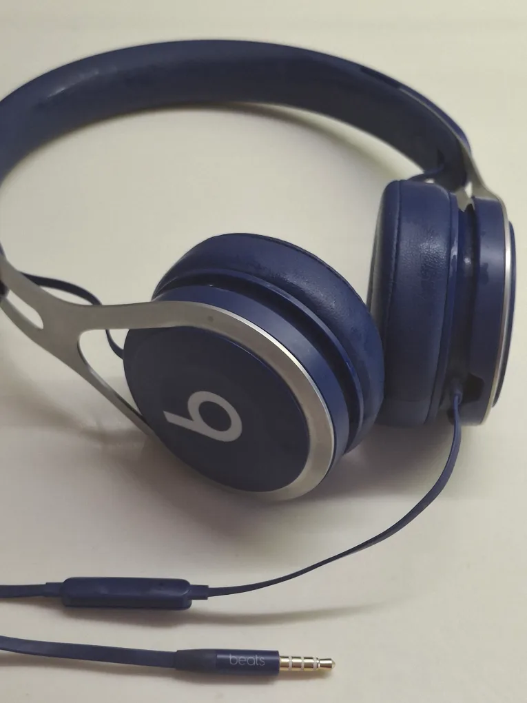Beats EP Wired Headphones - Blue image indicator(2)
