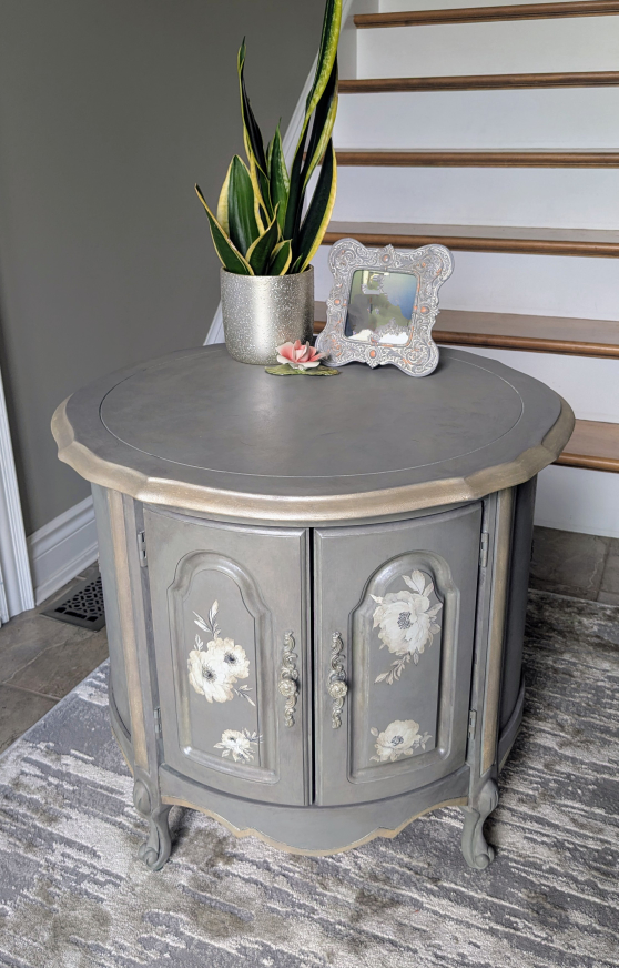 Vintage Floral Painted Accent Table - photo 5